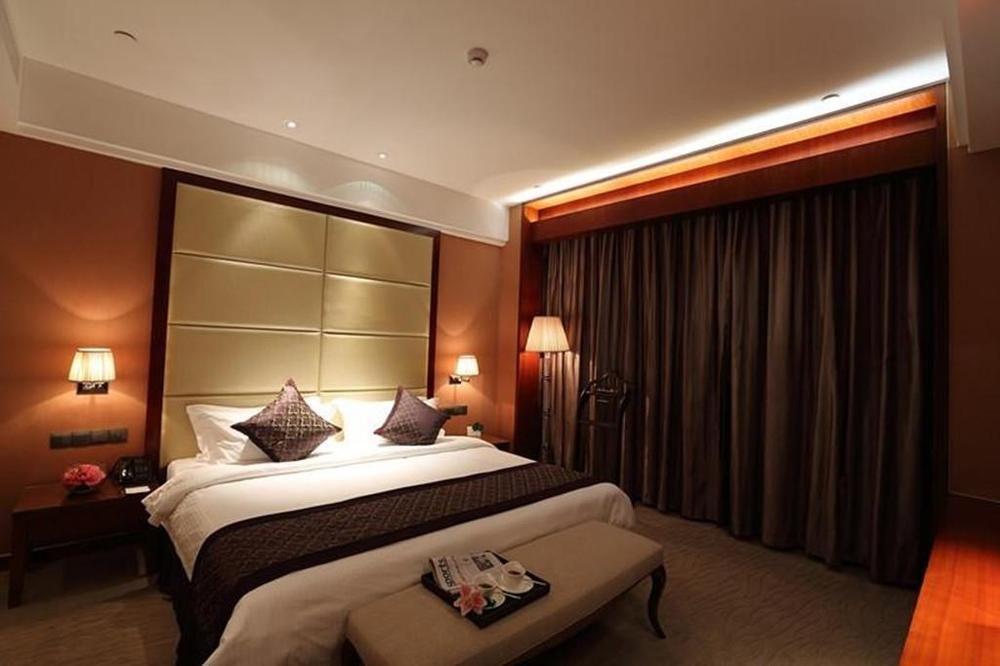 Wuhan Tianchimel Hotel Exterior photo