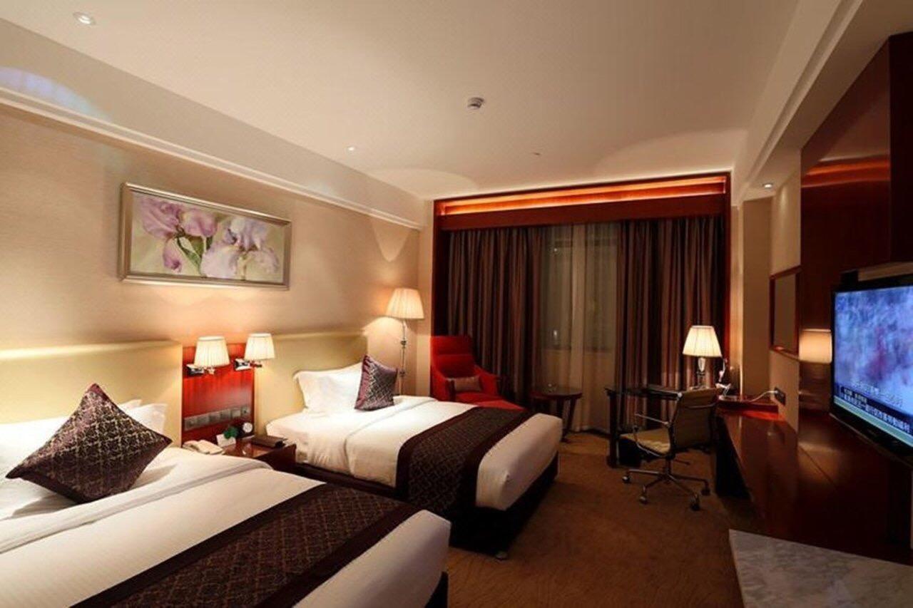 Wuhan Tianchimel Hotel Exterior photo